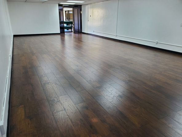 EXTRA LARGE, PRIVATE SUITE. OPEN SPACE, SEVERAL USES.